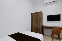 Collection O near Mall Ciputra formerly Lucky Stay