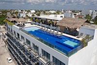 Sunday Hotel 52 at Playa del Carmen