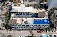 Sunday Hotel 52 at Playa del Carmen