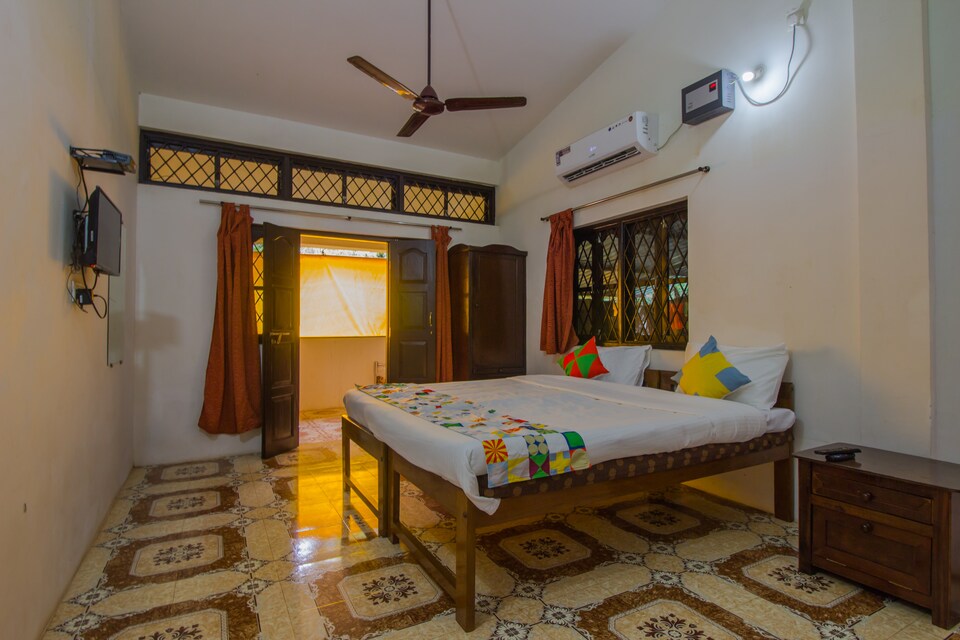 OYO Home 15369 Cozy Studio Curlies, Anjuna Vagator Goa, Goa