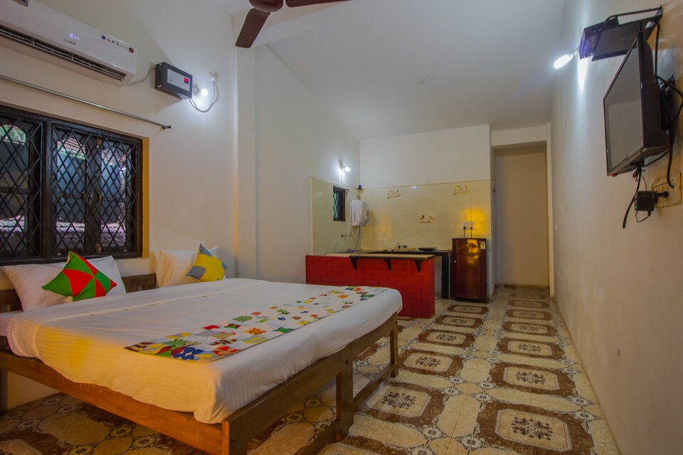 OYO Home 15369 Cozy Studio Curlies, Anjuna Vagator Goa, Goa
