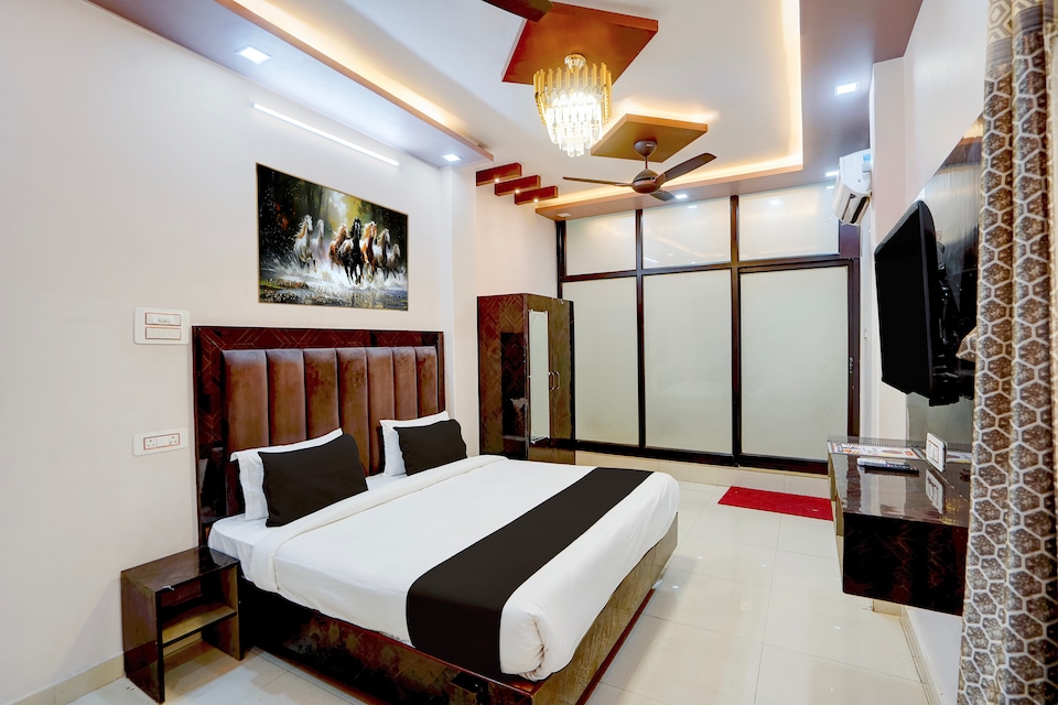 Hotel O Uma Galaxy, Barra Kanpur, Kanpur