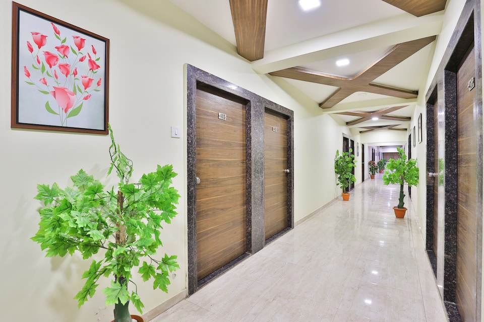 OYO 15378 Ratna Palace, Chandkheda Ahmedabad, Ahmedabad