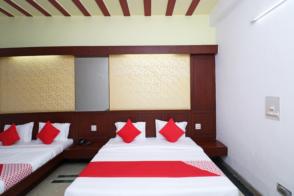 OYO 15383 Hotel Grand Melrose, Aligarh, Aligarh