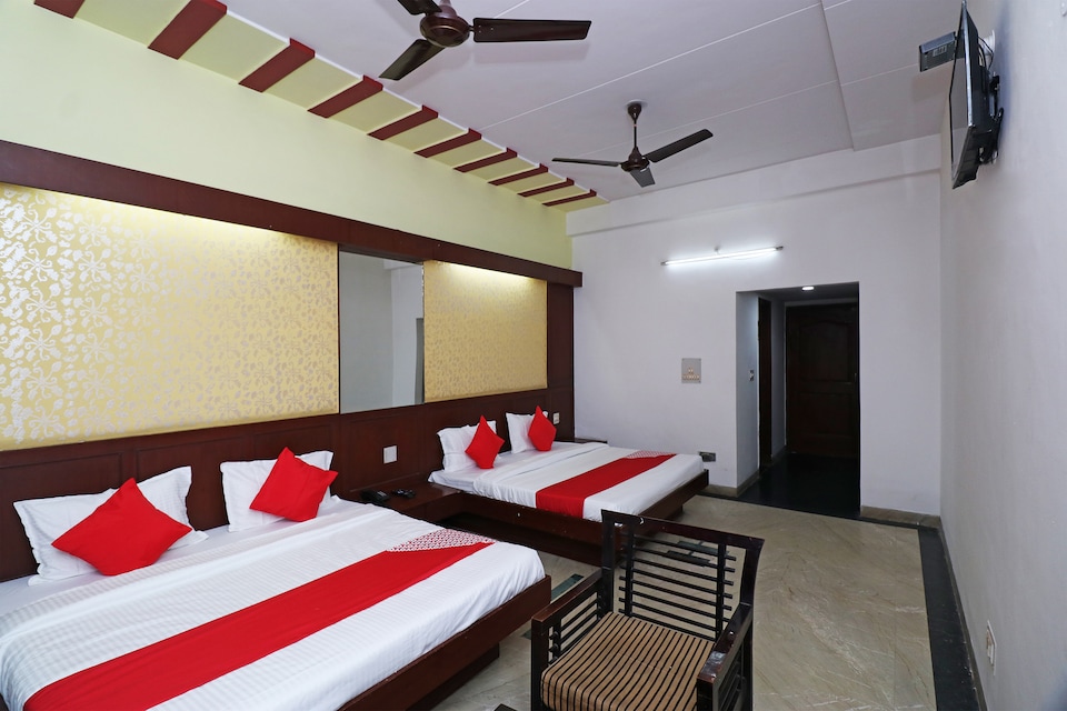 OYO 15383 Hotel Grand Melrose, Aligarh, Aligarh