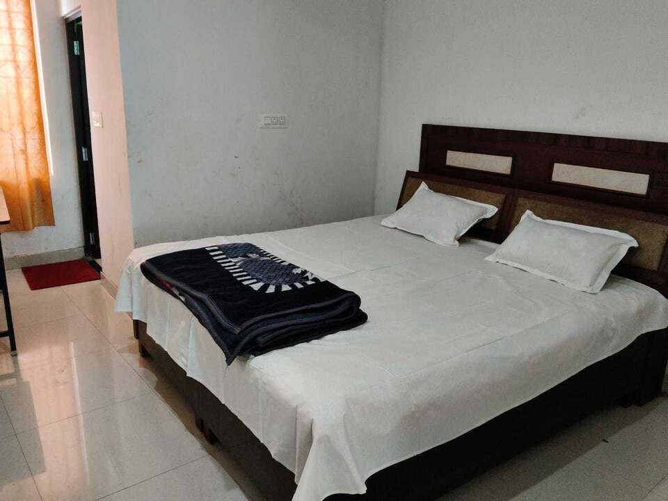 SPOT ON Raj guest house, Una, Una