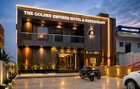 SPOT ON The Golden Empire Hotel And Restaurant