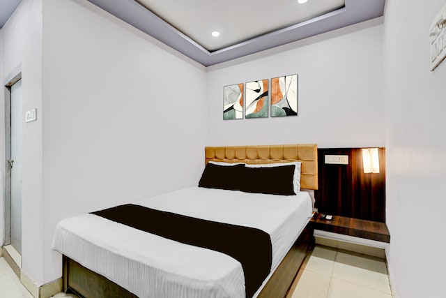 Hotel O V Star 