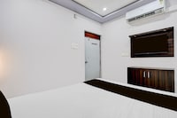 Hotel O V Star 