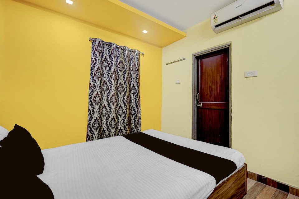 HOTEL O SHREE ROXY PLAZA, Link Road Cuttack, Cuttack