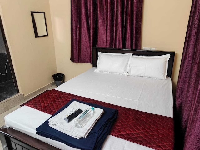 HOTEL O SHREE ROXY PLAZA