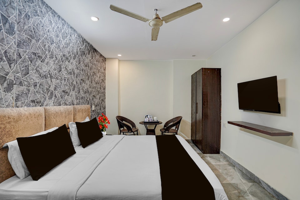 Townhouse Faridabad Railway Road Formerly Hotel Krishna, Faridabad, Faridabad