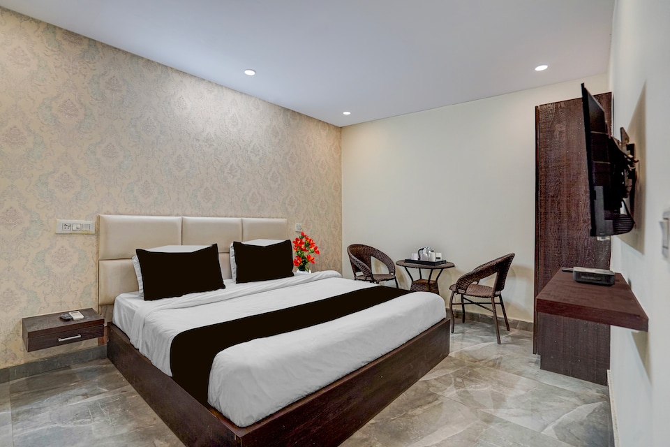 Townhouse Faridabad Railway Road Formerly Hotel Krishna, Faridabad, Faridabad