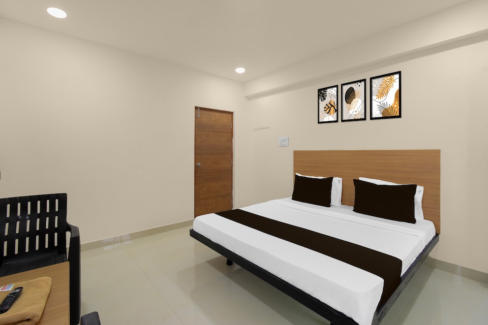 Hotel O SVR Grand Luxury Rooms , Kukatpally, Hyderabad