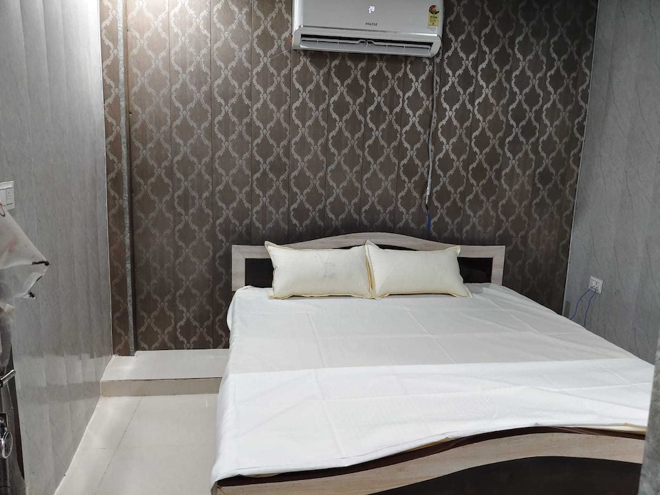 Hotel O Sainik Paramount, Airport Lucknow, Lucknow