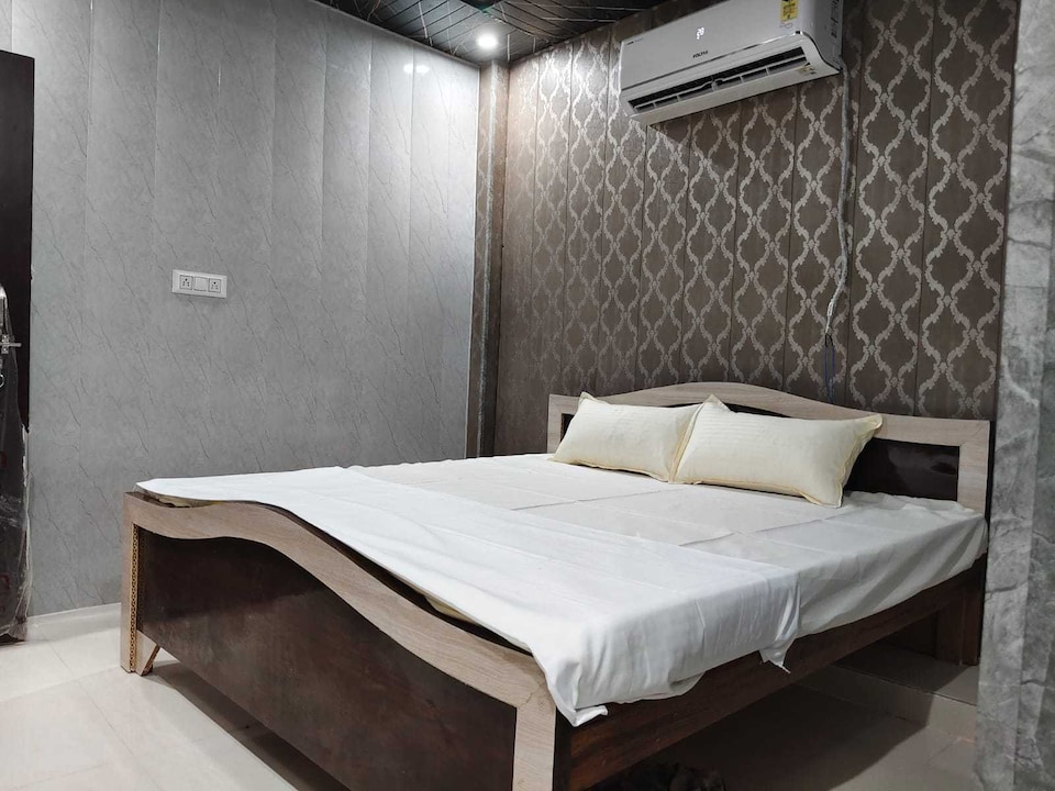 Hotel O Sainik Paramount, Airport Lucknow, Lucknow