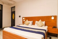 OYO Home Feeling Accomodation Near Pvr Ansal Plaza Greater Noida