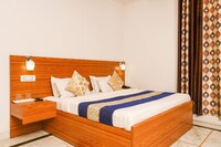 OYO Home Feeling Accomodation Near Pvr Ansal Plaza Greater Noida