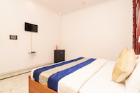 OYO Home Feeling Accomodation Near Pvr Ansal Plaza Greater Noida