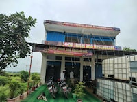 SPOT ON Dp Hotel And Restaurant