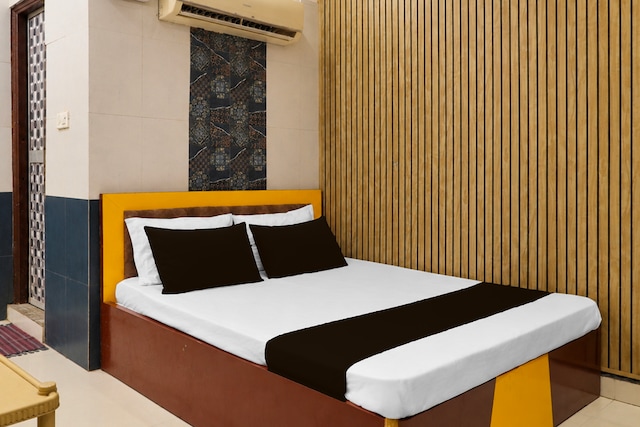 Hotel O New Royal Lodging And Boarding