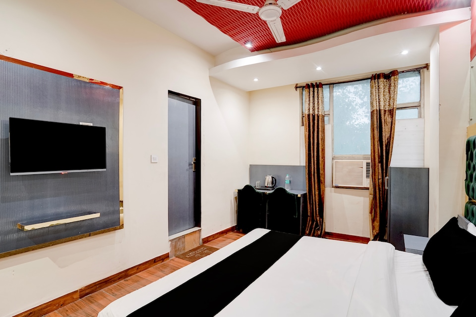 Hotel O Crown Continental , Paschim Vihar Delhi, Delhi