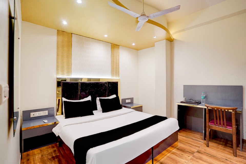 Hotel O Crown Continental , Paschim Vihar Delhi, Delhi
