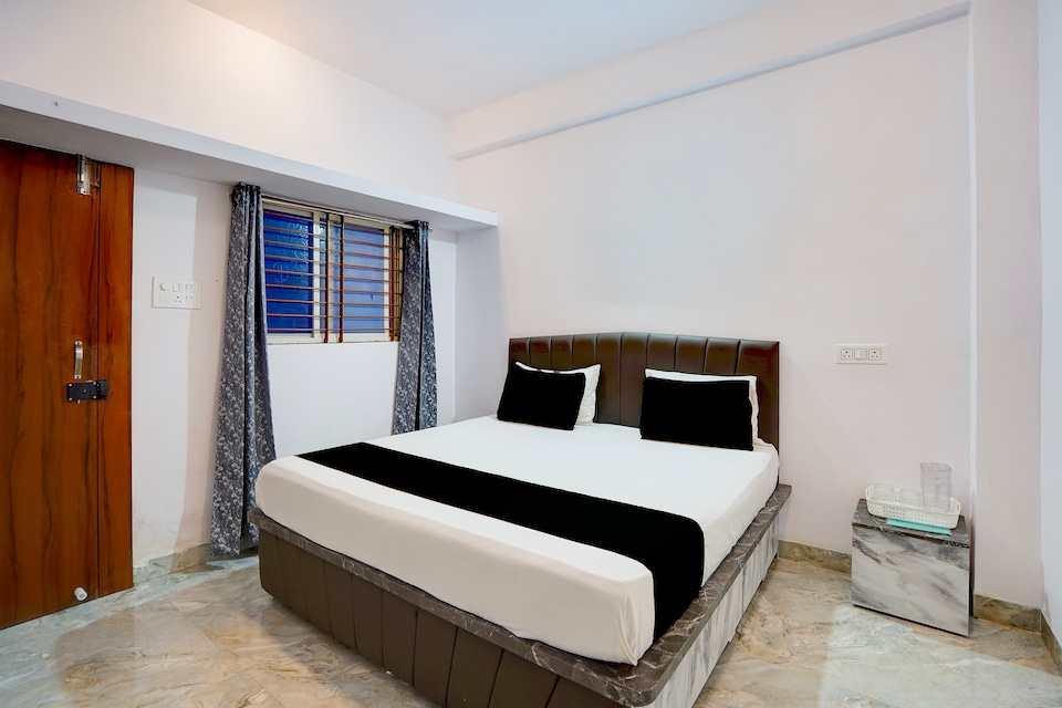 SPOT ON  Hotel Aarav Palace , New Market Bhopal, Bhopal