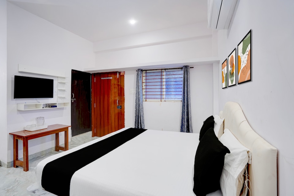 SPOT ON  Hotel Aarav Palace , New Market Bhopal, Bhopal