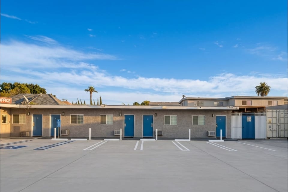Sand Piper Motel South Central Los Angeles, Los Angeles, North Hollywood, CA
