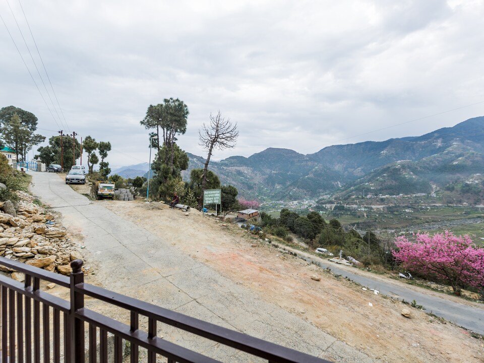 OYO 15428 Hotel Grand Hills, Banikhet, Dalhousie