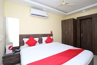 OYO Apollo Paradise Guest House