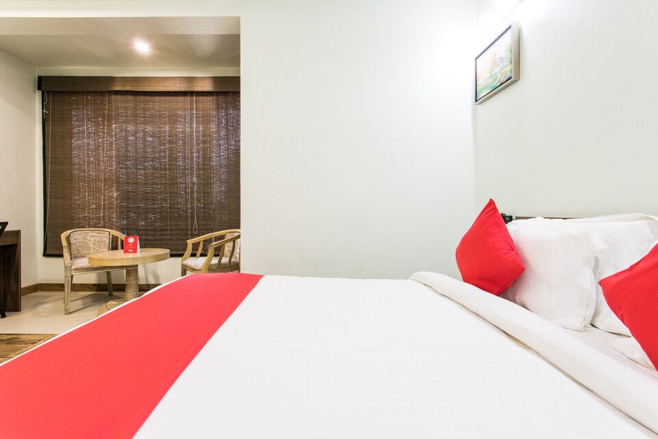 Capital O 15445 Hotel Sheekhar Inn, Main Market Ujjain, Ujjain