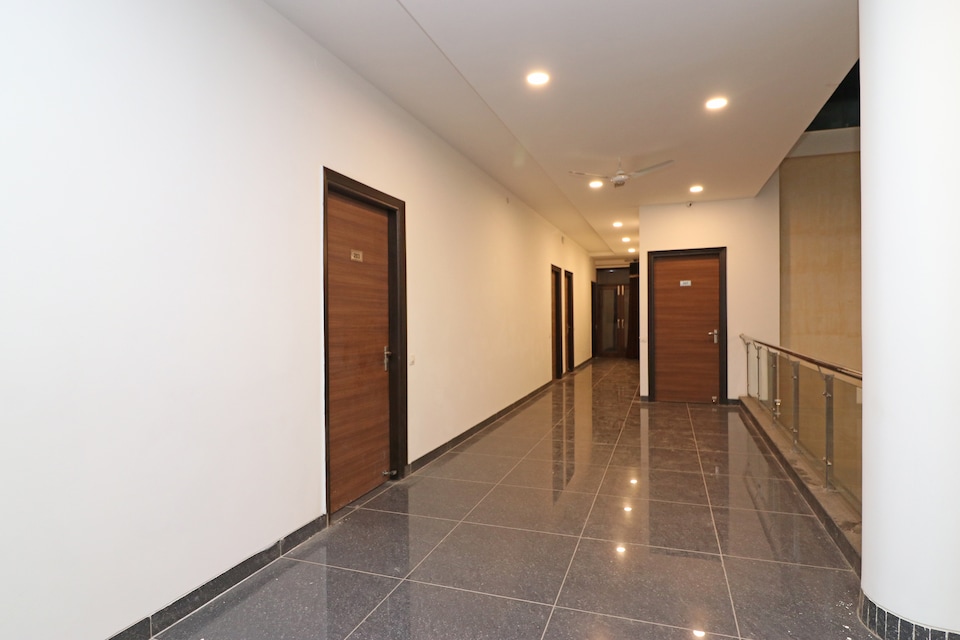 OYO Flagship 15448 Green plaza Sector 10, Old Gurgaon, Gurgaon