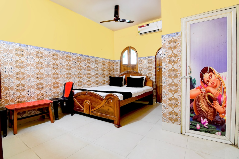 SPOT ON Hotel Swapno Nir, Hazarduari, Berhampore