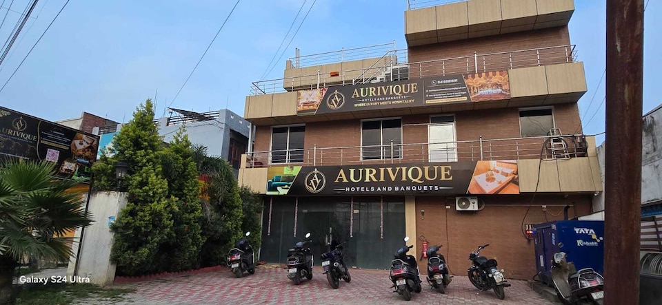 Hotel O Aurivique hotels and Banquets, Gomti Nagar Extension Lucknow, Lucknow