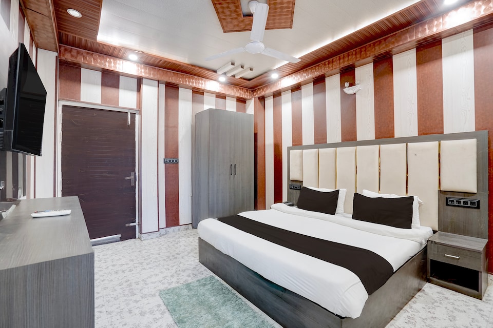 Hotel O Aurivique hotels and Banquets, Gomti Nagar Extension Lucknow, Lucknow