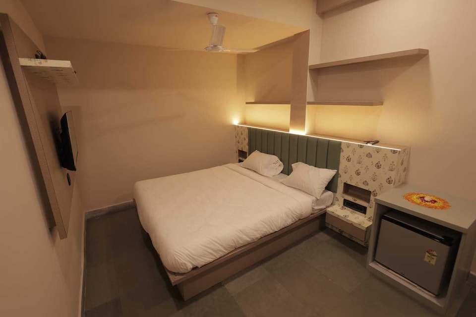 Spot on  HOTEL BEST INN, Valsad, Valsad