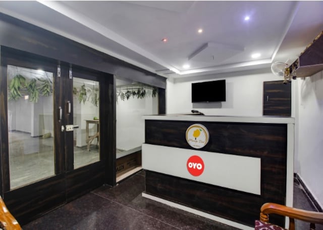 Hotel Mango Tree Residency