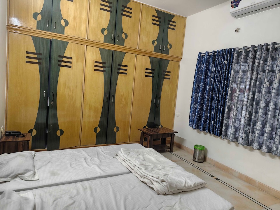 Spot on Retro Lodge, Electronic City Phase 2 Bangalore, Bangalore