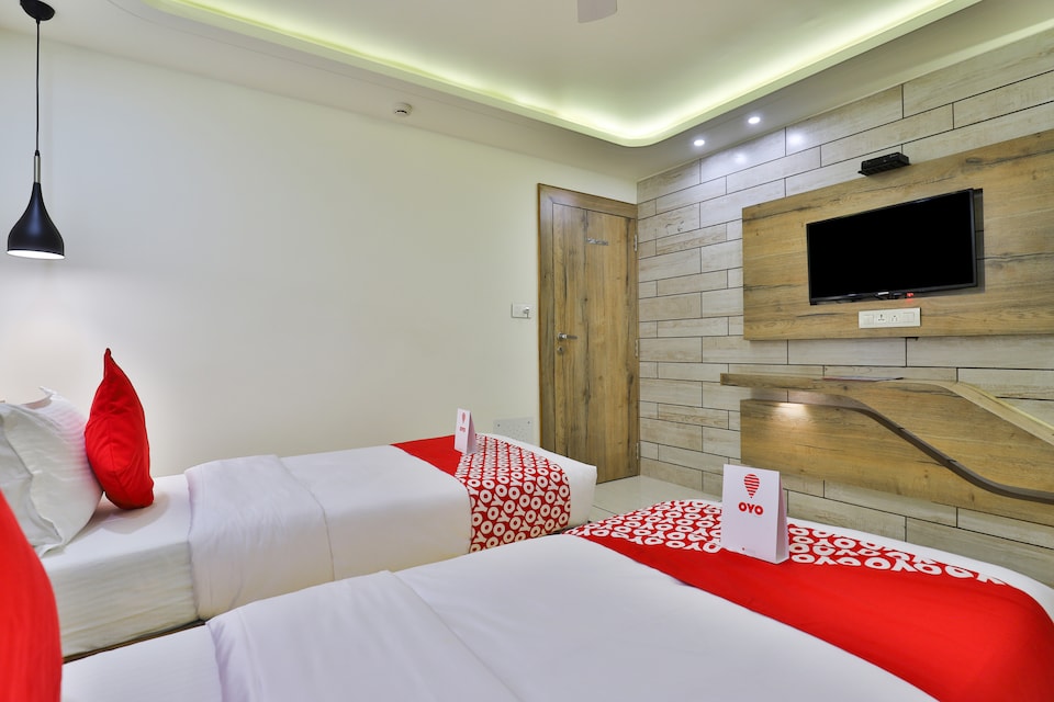 OYO Hotel Pearl, Alkapuri Vadodara, Vadodara