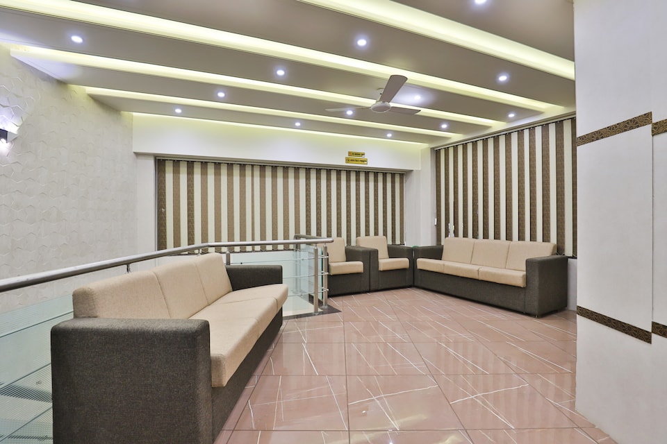 OYO Hotel Pearl, Alkapuri Vadodara, Vadodara