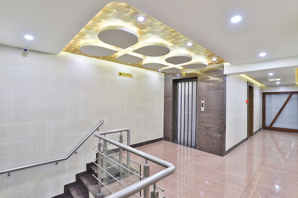 OYO Hotel Pearl, Alkapuri Vadodara, Vadodara