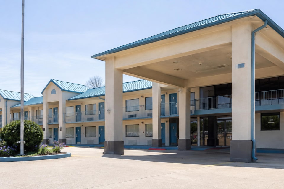 Eco Lodge Inn & Suites Bentonville near I 49, Bentonville, AR, Bentonville, AR