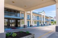 Eco Lodge Inn & Suites Bentonville near I 49