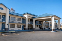 Eco Lodge Inn & Suites Bentonville near I 49