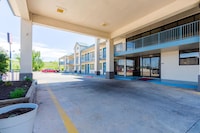 Eco Lodge Inn & Suites Bentonville near I 49