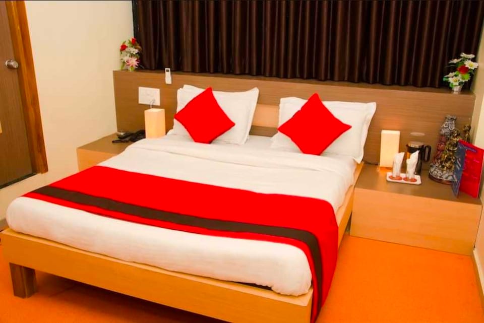Hotel O shyam kunj, Hazira Road, Surat