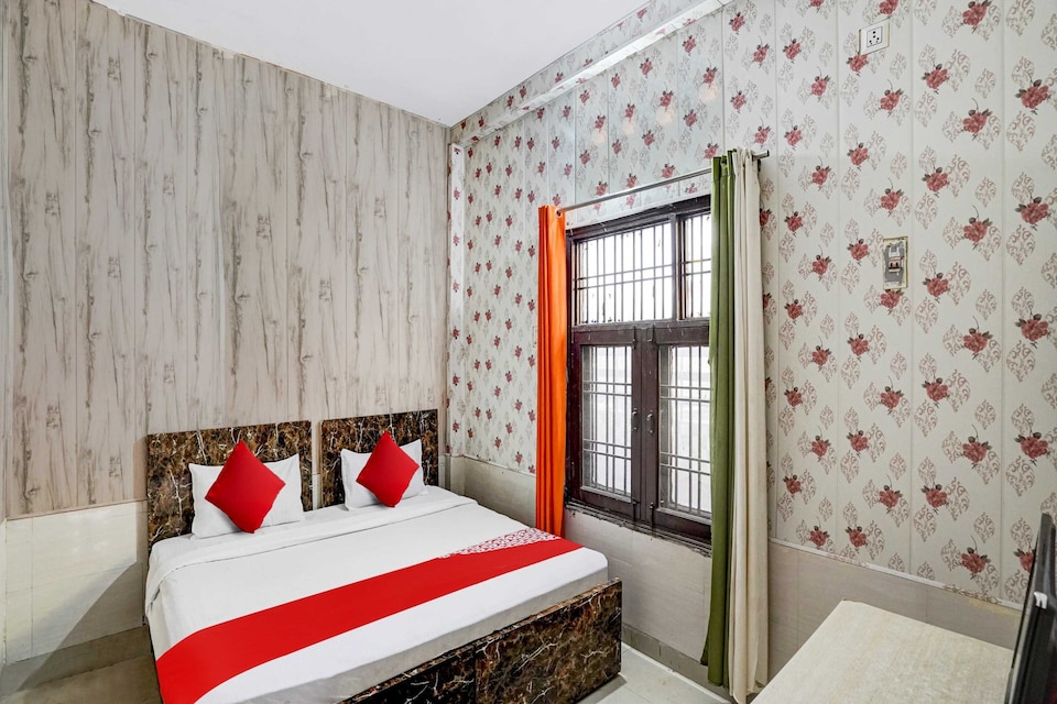 Hotel O Luxe Stay, Greater Noida, Noida