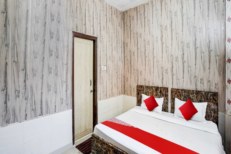 Hotel O Luxe Stay, Greater Noida, Noida